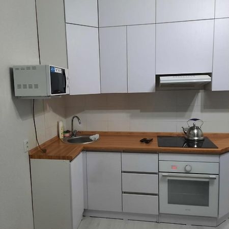 Апартаменти Кошкарбаева 45 б Астана Екстер'єр фото
